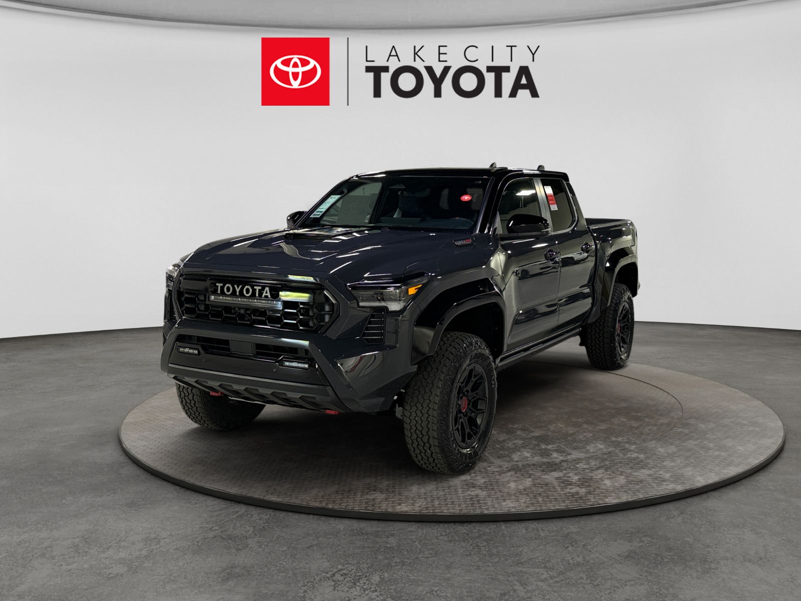トヨタ・タコマ TRD PRO ブラック　ウィズ　ロールバー+スポットライト New 2026 Toyota Tacoma i-FORCE MAX TRD Pro in Lake City FL